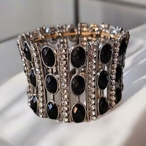 Bracelet stretchy silver and black with rhinestones 2 inches wide LOT452
